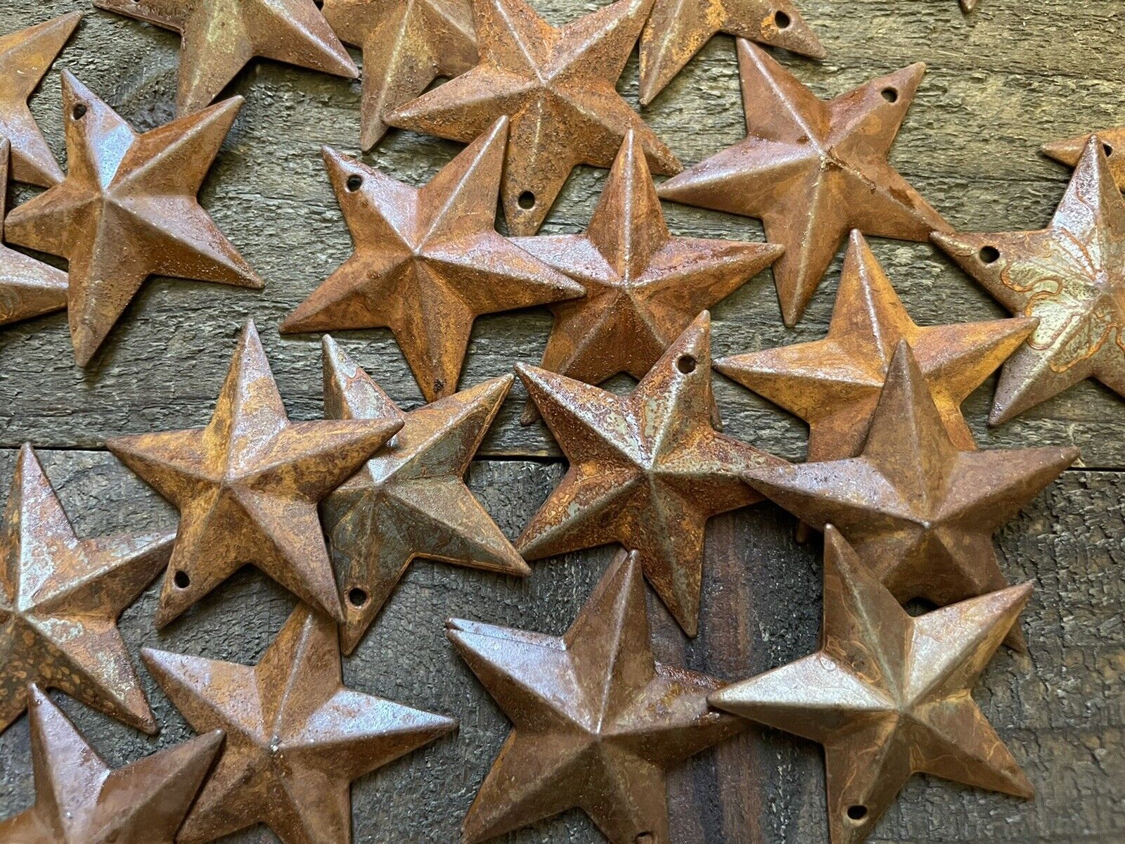 Lot of 100 Rusty Barn Stars 1.5 inch Rustic Primitive Country Rusted Dimensional Без бренда - фотография #2