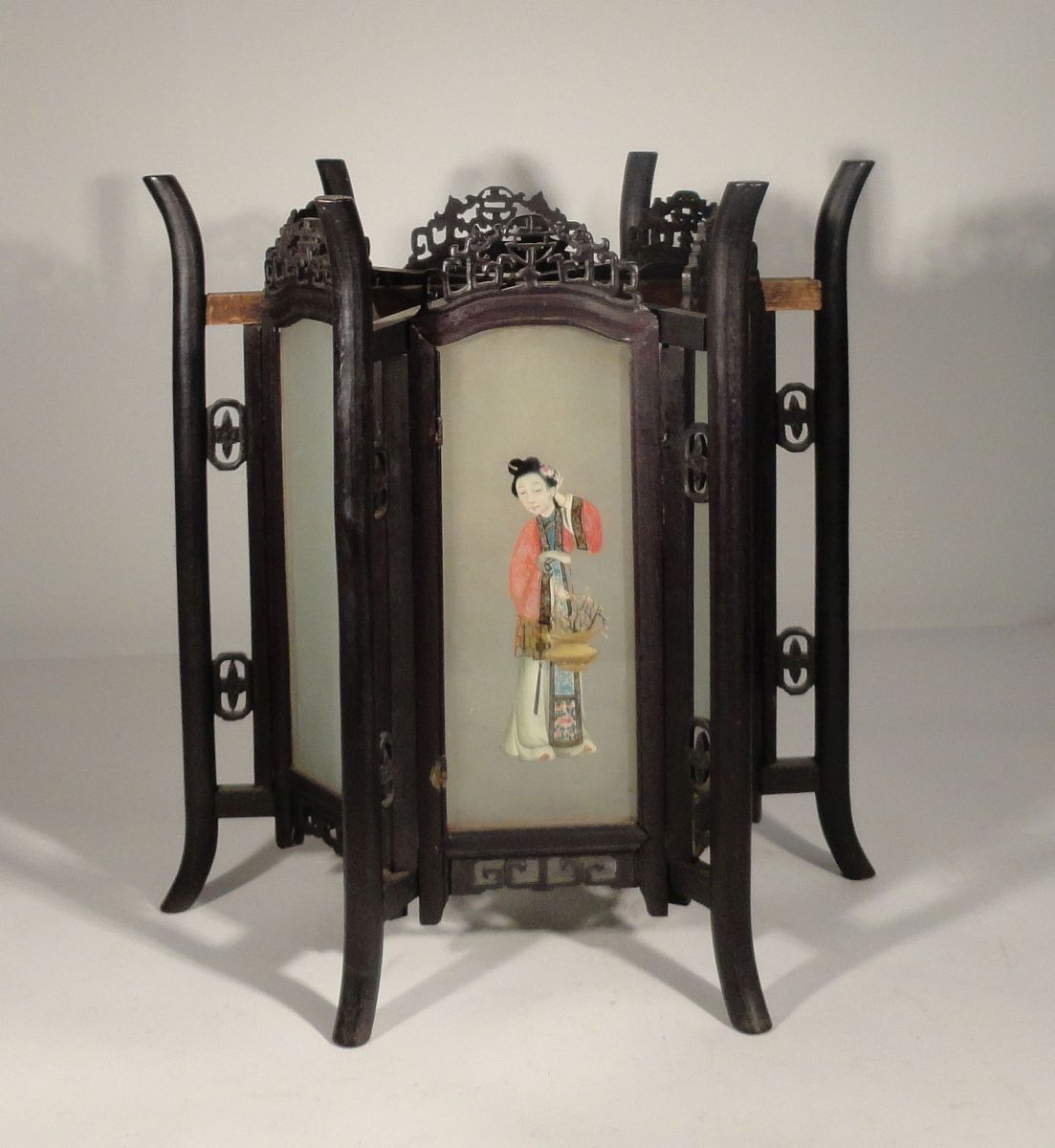 Antique Chinese Carved Zitan Lantern Hardwood Glass Panels Ladies Lamp Без бренда