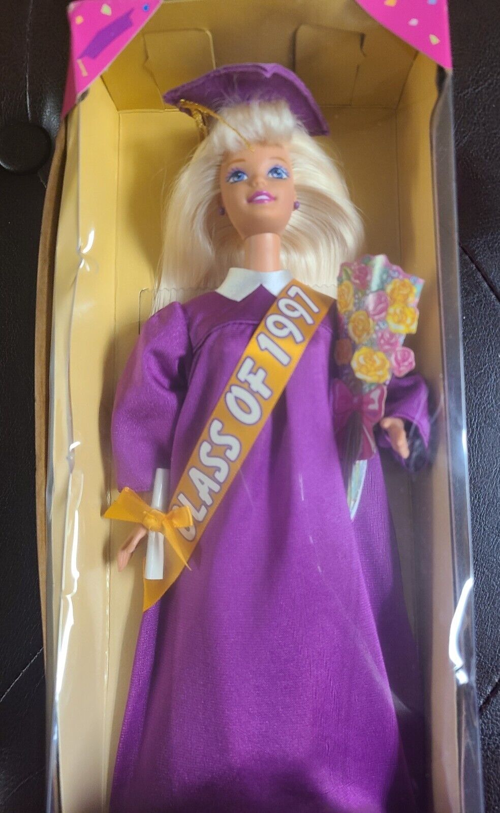 Mattel Barbie Doll Class of 1997 Graduation Barbie Special Edition Damaged Box Mattel 16487 - фотография #3