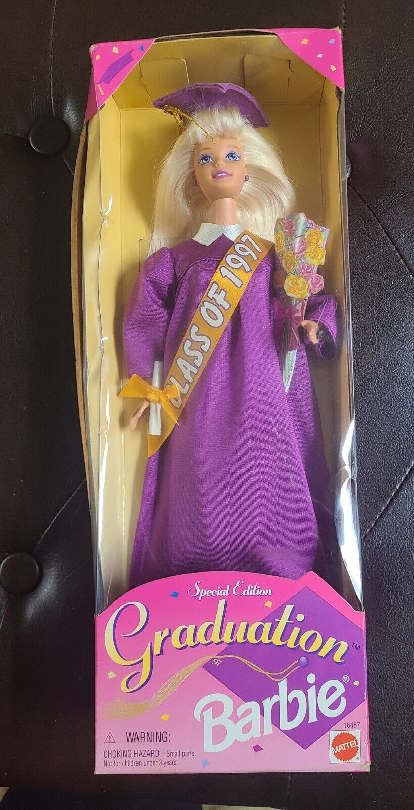 Mattel Barbie Doll Class of 1997 Graduation Barbie Special Edition Damaged Box Mattel 16487