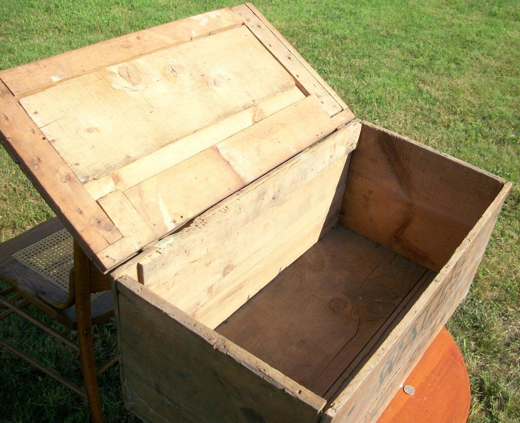 Wales Goodyear Shoes antique wooden box primitive crate KEDS precursor Без бренда - фотография #6