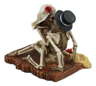 Ebros Love Never Dies Castaway Wedding Skeleton Couple Kissing Statue 3.75"H Без бренда - фотография #3