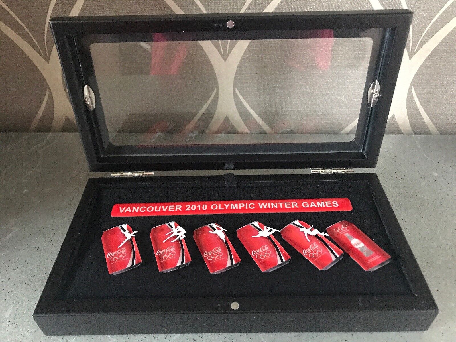 2010 Vancouver Winter Olympics Coca Cola Pin Set of 6 Cans Без бренда