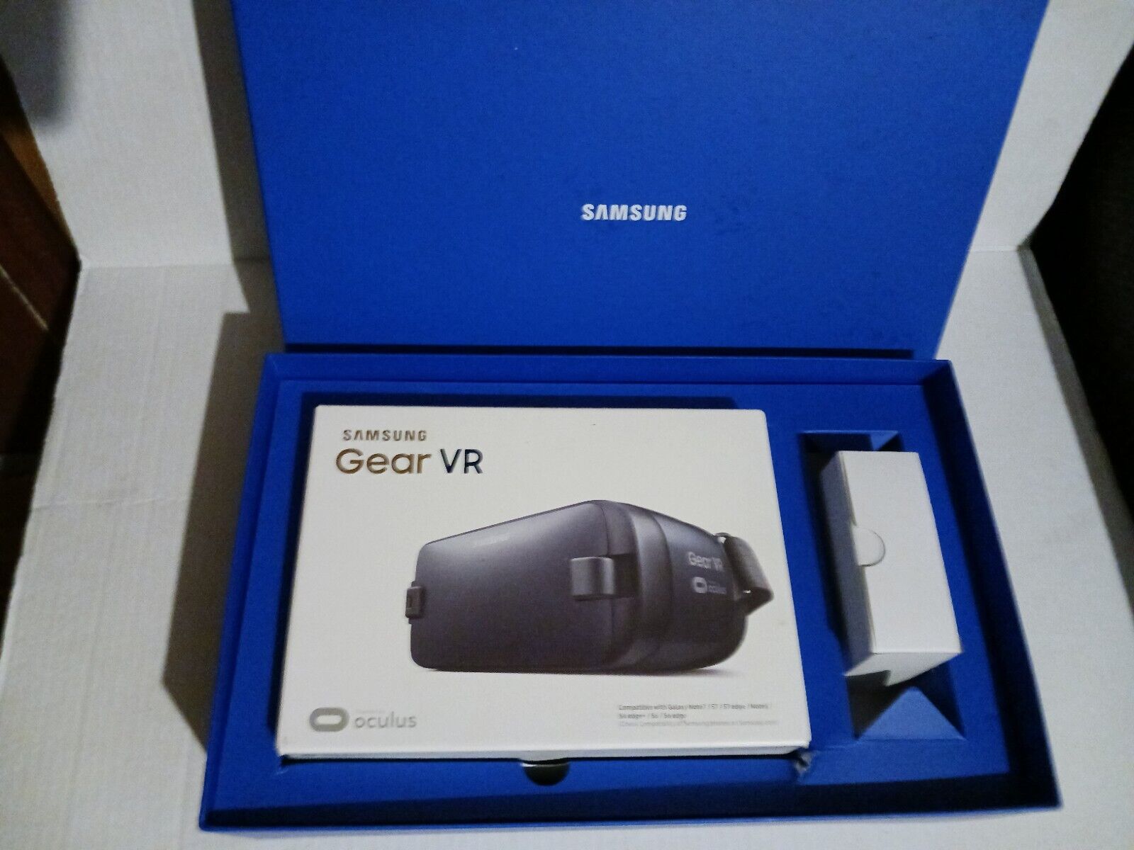 Samsung Gear VR - Compatible with Galaxy Note7/S7/S7 Edge/Note 5/S6 Edge+/Edge 6 Samsung Samsung Gear VR
