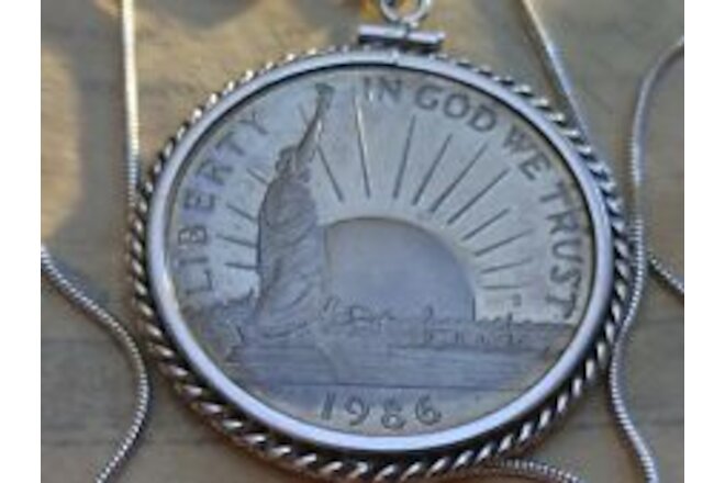 1986 Statue of Liberty Ellis island coin Pendant on  16"  Sterling Silver Choker