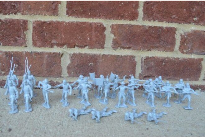 Marx Union Infantry First Issue Poses Civil War 1/32 54MM Toy Soldiers Gray