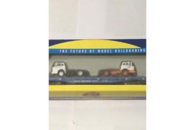 HO 1 87 Athearn 92108 Great Northern 50' Flat Car w/ Ford C Tractors 67378 NEW