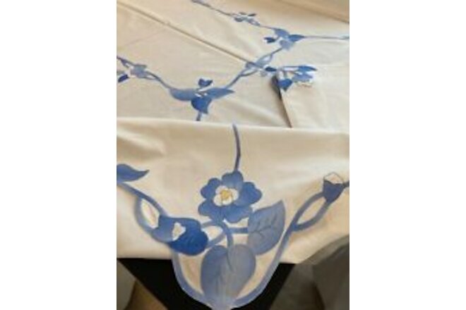 VINTAGE Banquet Hand Appliqué Embroidery Tablecloth 12 Napkins set 123 x 66 Blue