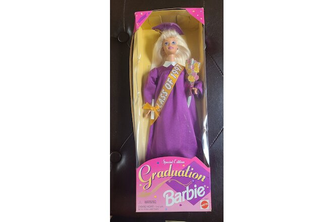 Mattel Barbie Doll Class of 1997 Graduation Barbie Special Edition Damaged Box