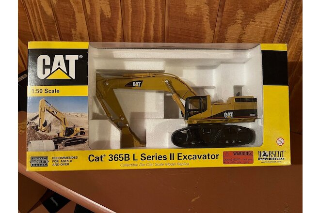2005 Cat Norscot 1:50 365B Series II Excavator Die Cast Scale #55030