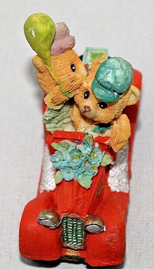 Vintage Set of 4 Hand Painted Polyresin Teddy Bear Couples in Cars Ornaments Unbranded - фотография #5