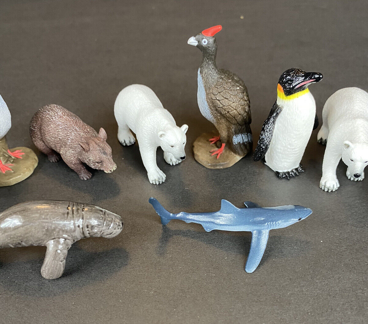 Lot of 11 Vintage Yowie Animal Figures Polar Bears Penguin Wombat Gibbon Shark Без бренда