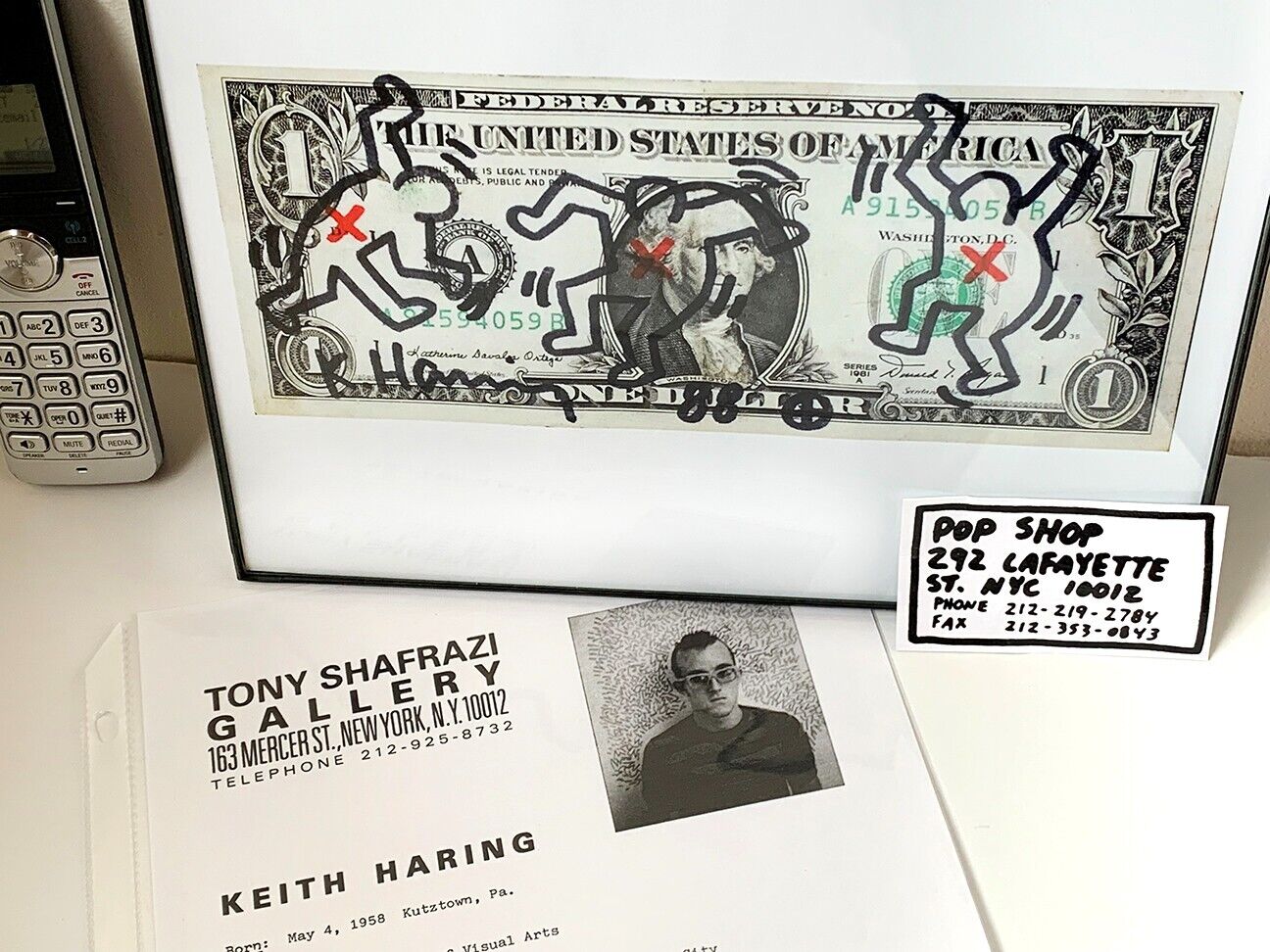 Keith Haring Signed Dollar Bill + Resume + POP SHOP Biz Card Без бренда - фотография #2