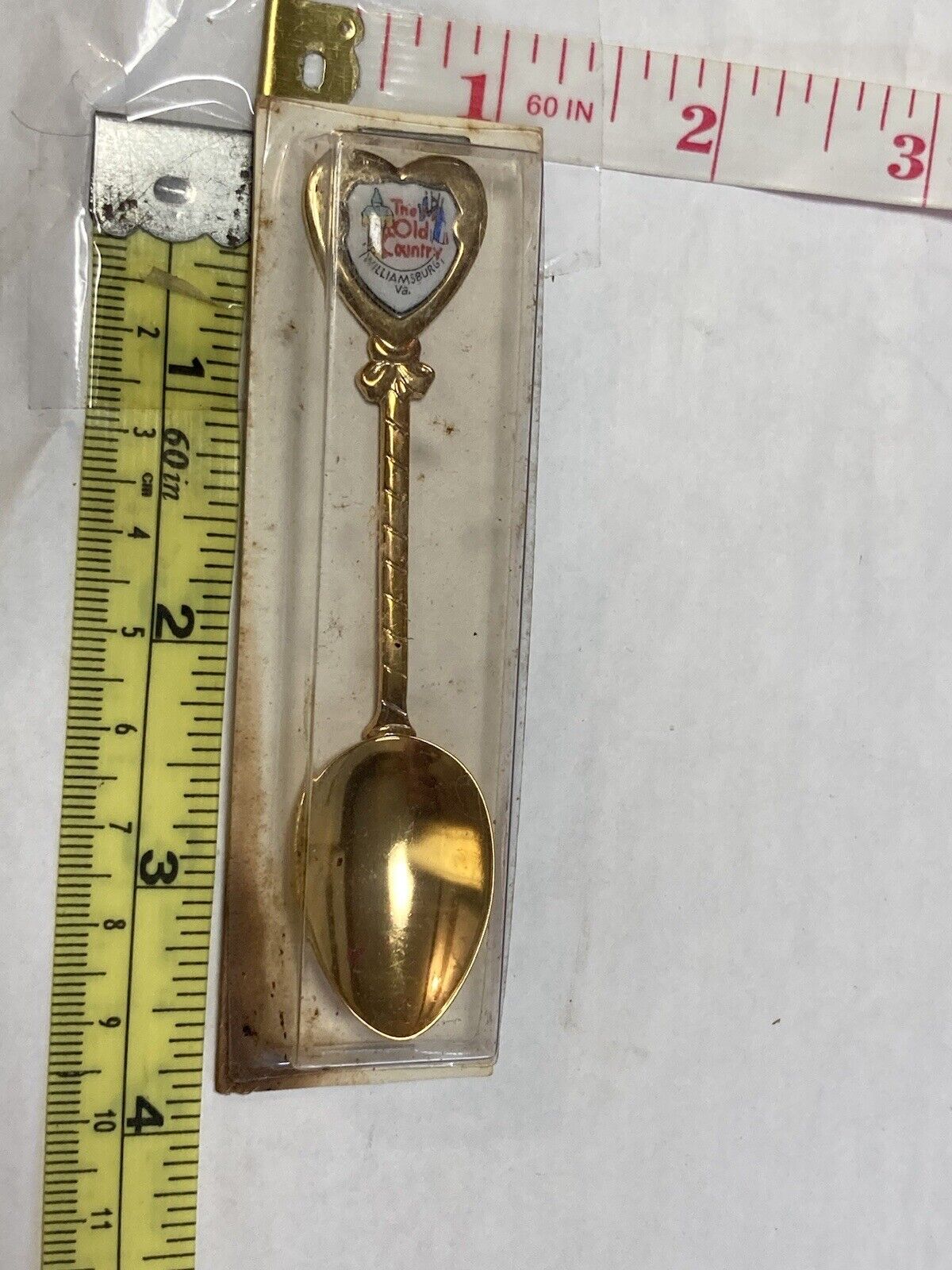 Vintage Collector Souvenir Spoon "The Old Country" Williamsburg, VA gold tone Без бренда - фотография #4