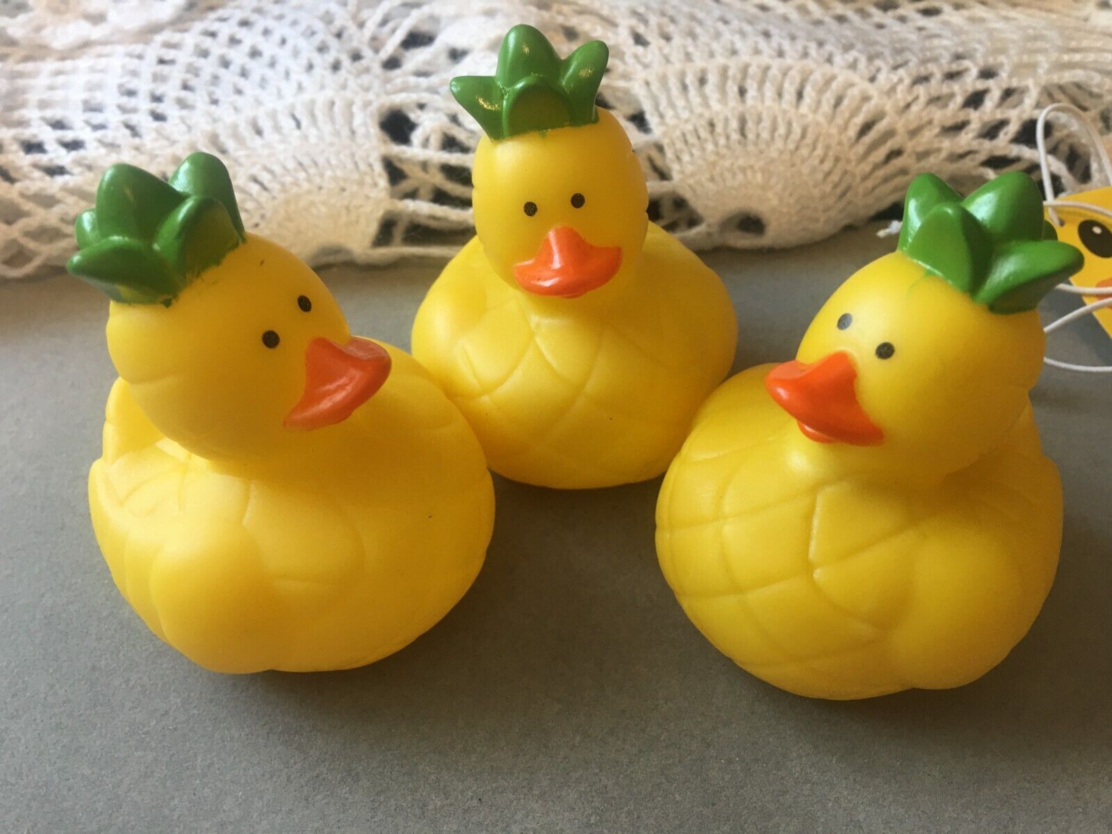 New 3 Lot RUBBER DUCKIES "You've Been Ducked!" Jeep Ducks +Cards Celebration 2x2 OTC 12/3854 - фотография #3