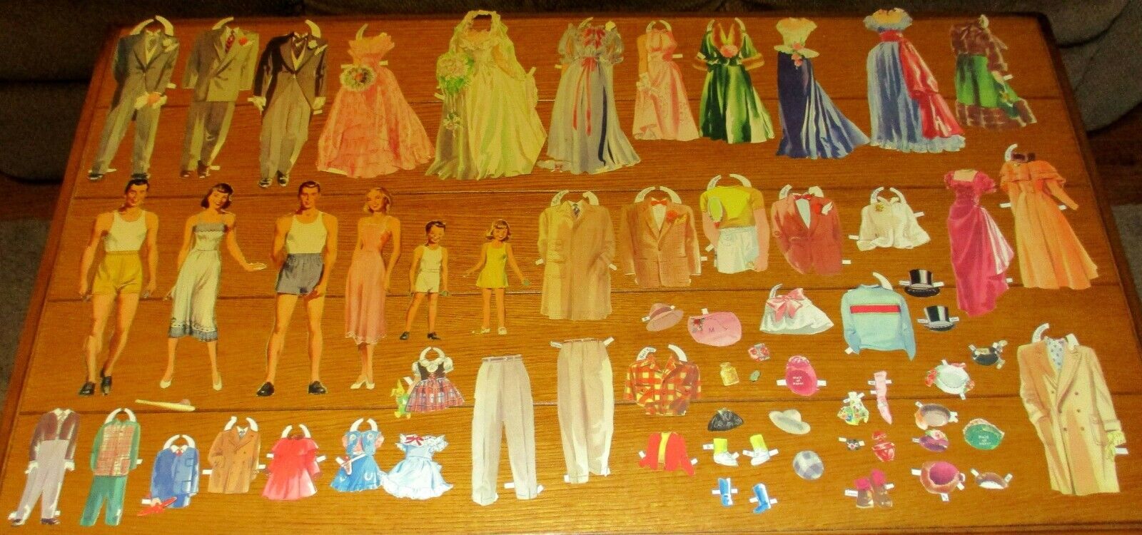 Vintage Paper Wedding Doll and Outfit Lot (30) W/6 Dolls & 24 Outfits   #20 Unbranded