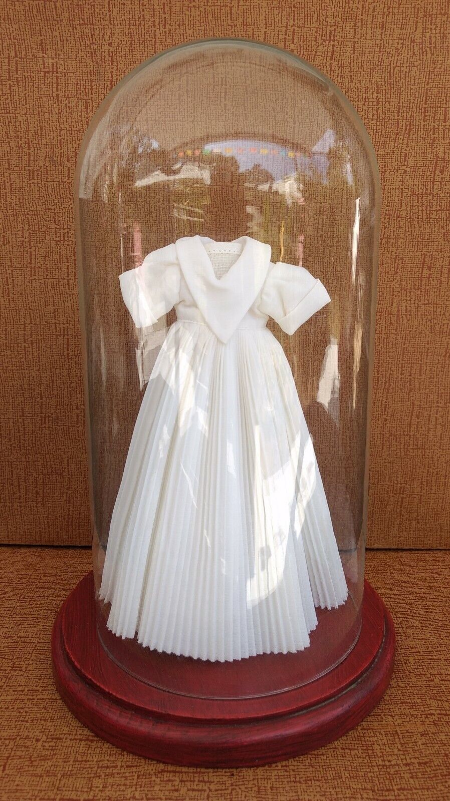 Domed Glass Display Case for Clock, Taxidermy or Doll w Christening Gown 12"x 7" Без бренда