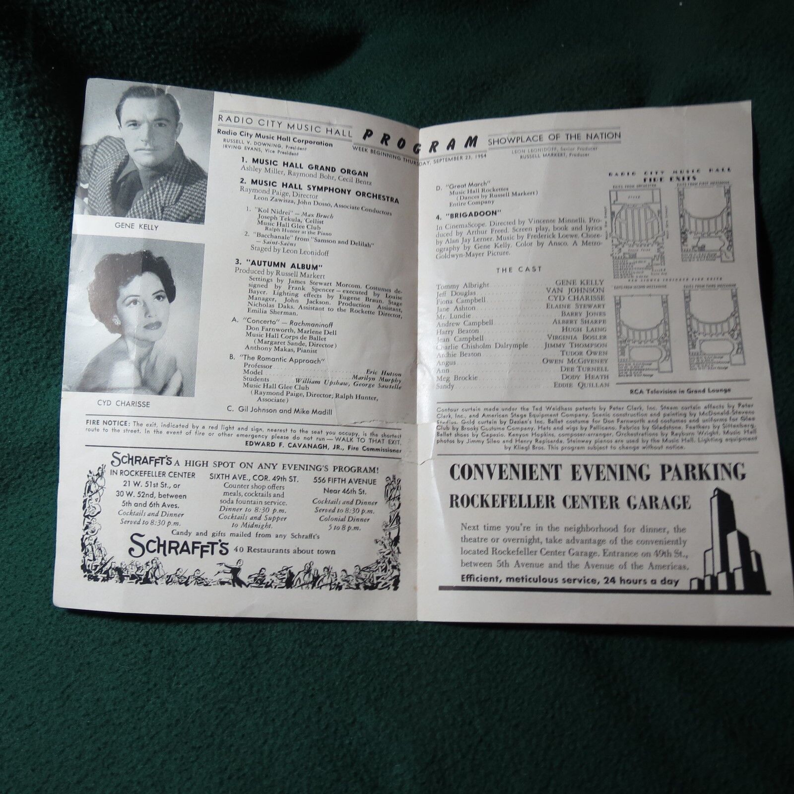 Lot of 7 RADIO CITY MUSIC HALL PROGRAMS "Showplace" - 1949-1957 Без бренда - фотография #5