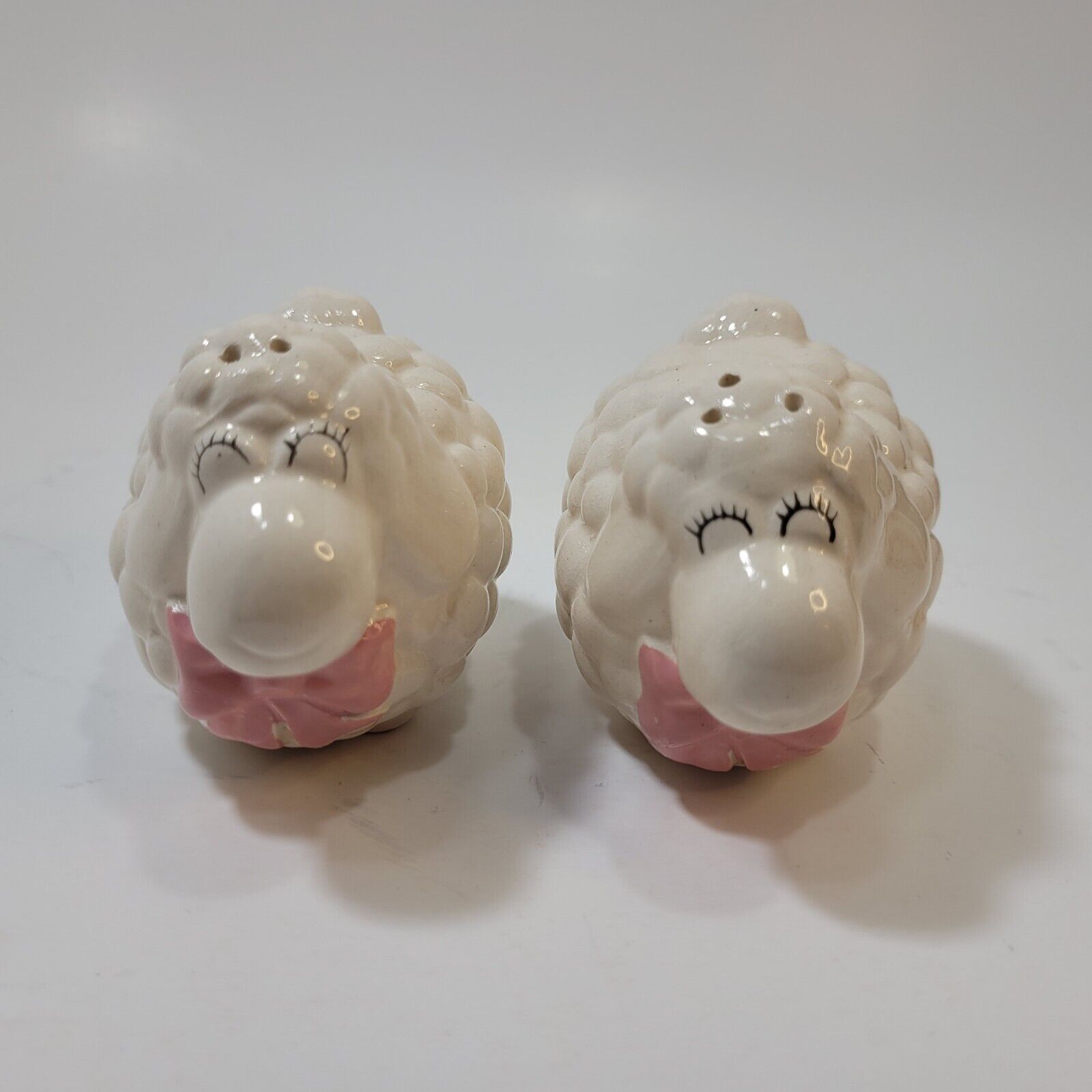 Vintage Fluffy Sleepy Sheep, with Pink Bows Salt & Pepper S&P Shakers Loomco