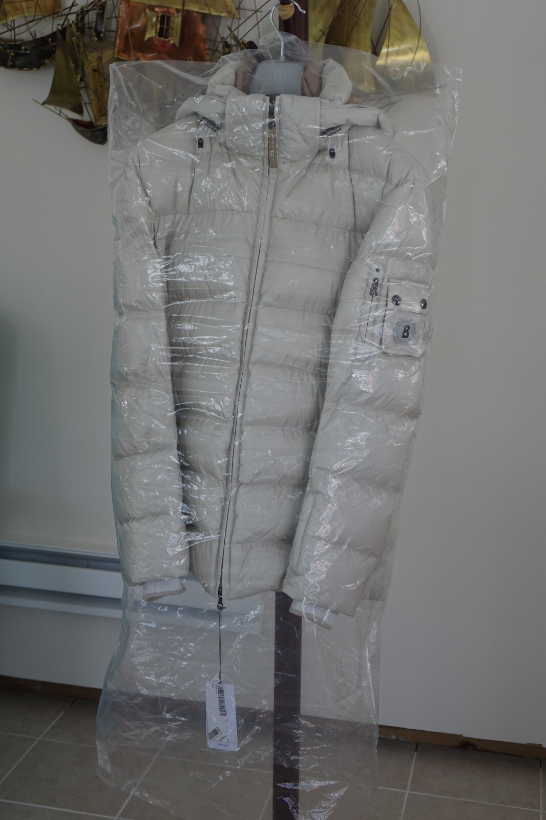 BOGNER Sim-D Down Ski Jacket, Men's 40, Ivory/Caramel, Powder Skirt Bogner - фотография #10