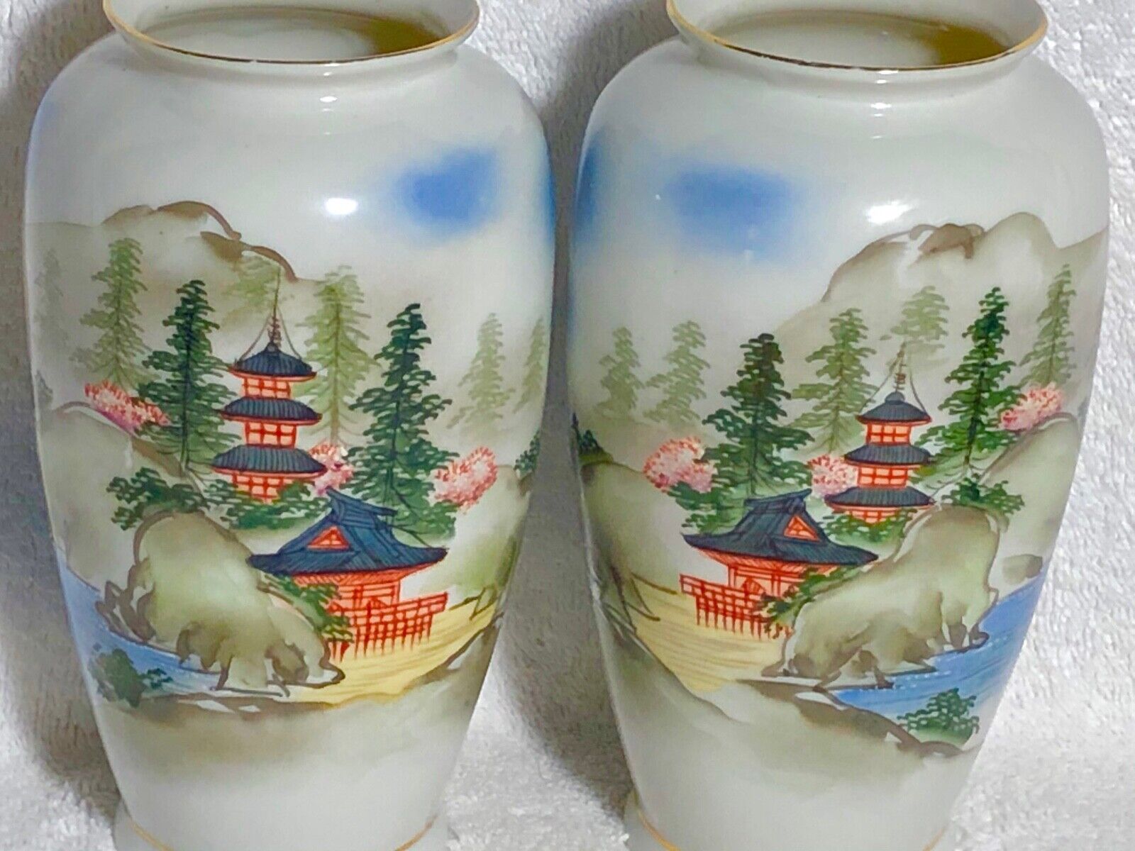 Beautiful Pair Vintage Asian Vases Village Pagoda Scene Fine Porcelain China QQ! Без бренда - фотография #2