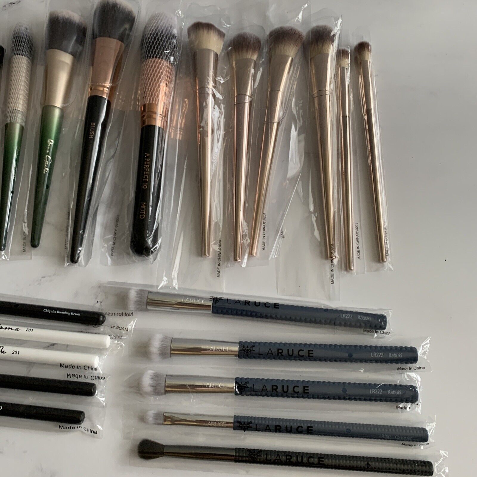 Lot of 25 Makeup Brushes ~ Various Brands + Wholesale Resale Gifts SALE *B7 Unbranded B7 - фотография #8