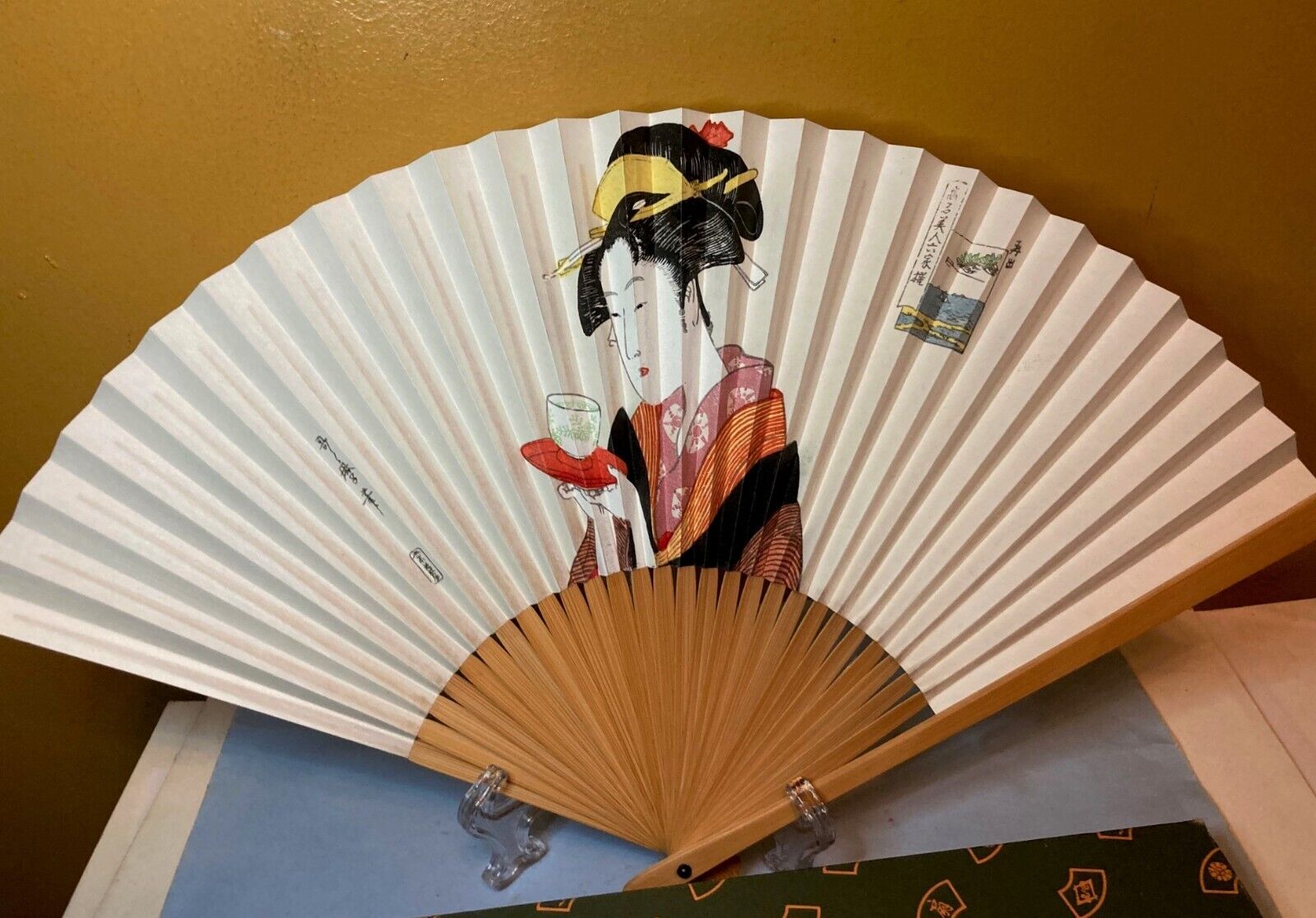 Vintage Chinese Fan Hand Painted Geisha Scenes on Paper & Bamboo 9"L NEW Без бренда - фотография #3