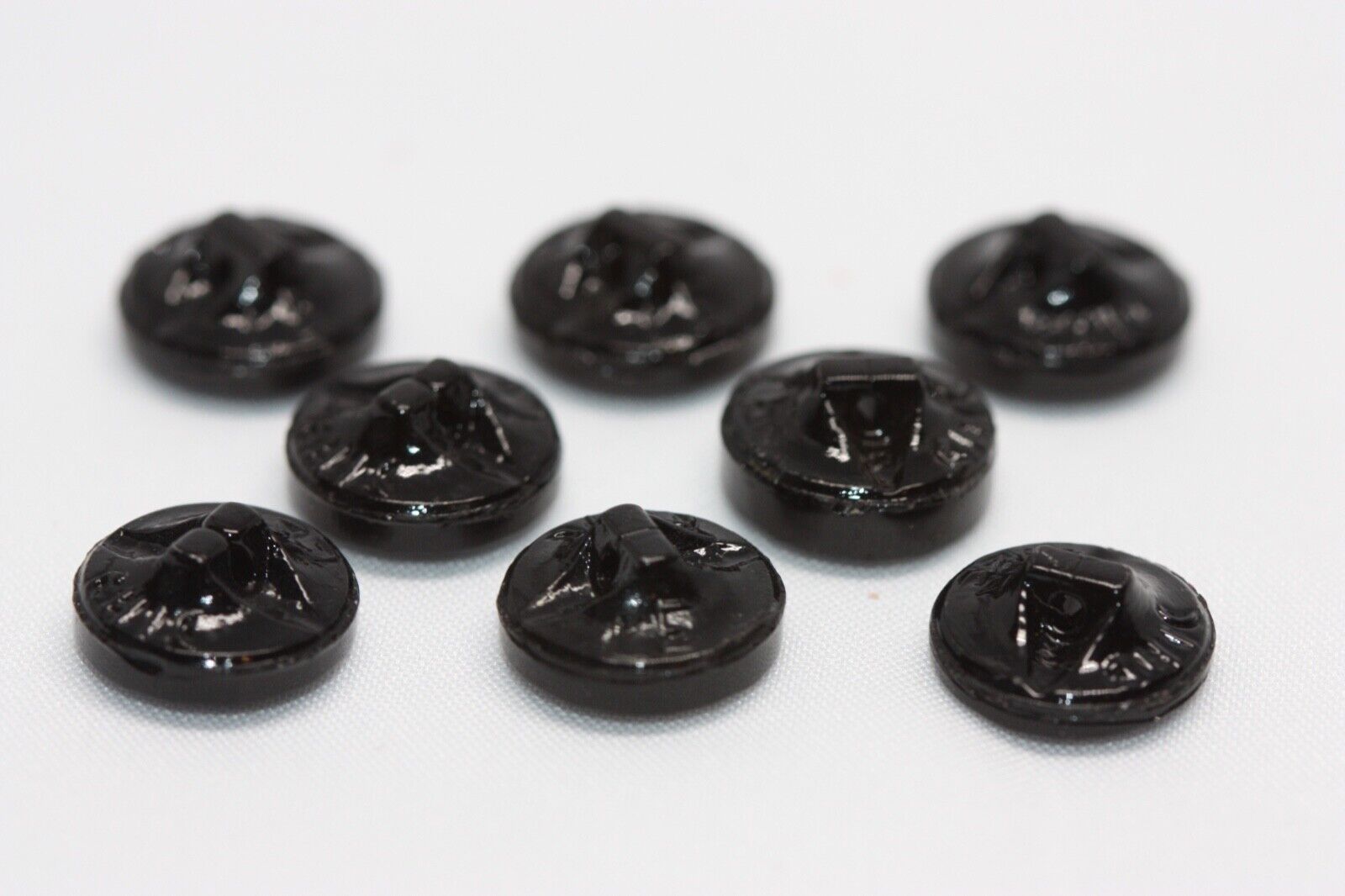 8 Vintage Le Chic Black Glass Honeycomb Buttons Round Faceted Jet Mourning Без бренда - фотография #9