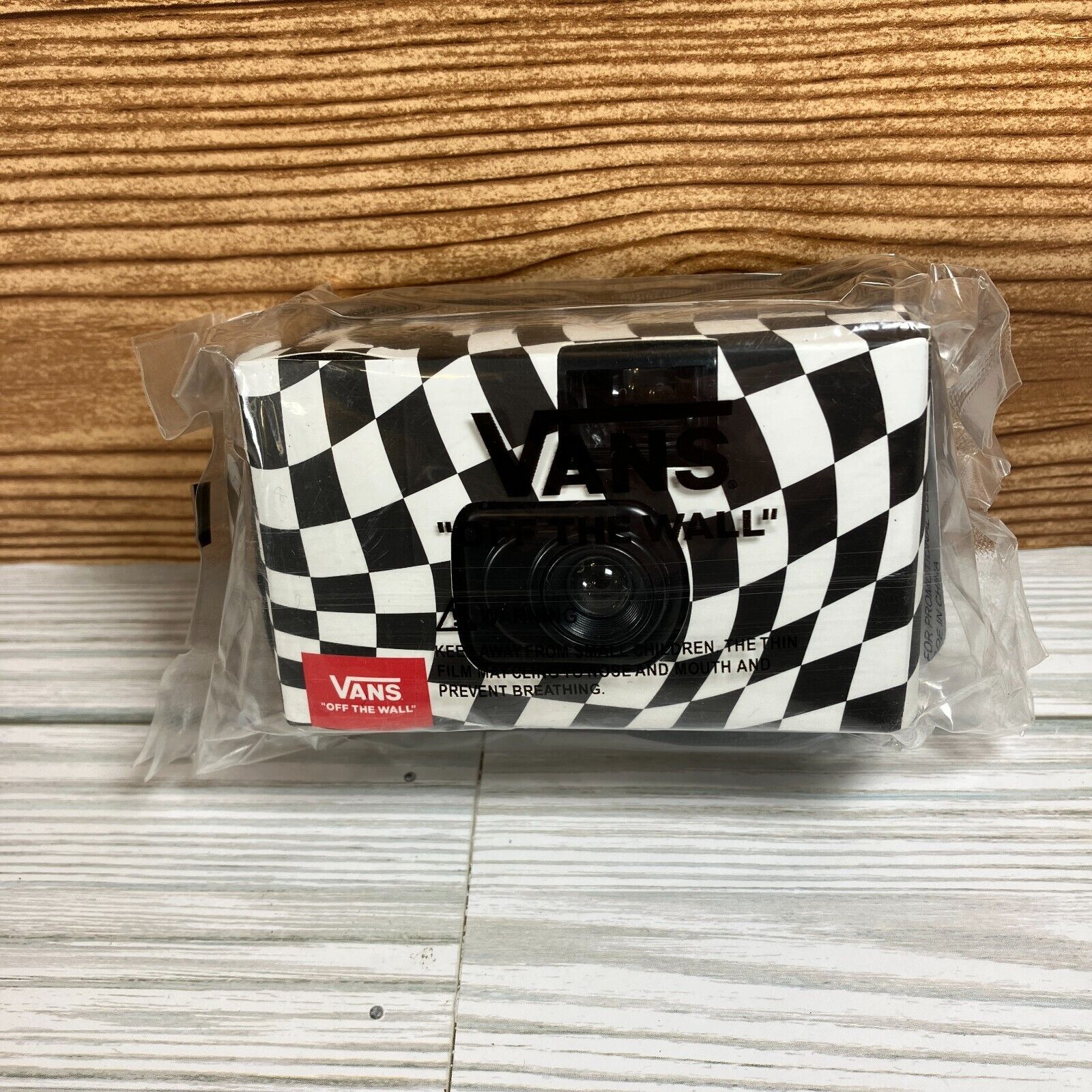 Vans Off the Wall Disposable 35mm Camera With Black Case Sealed VANS Disposible