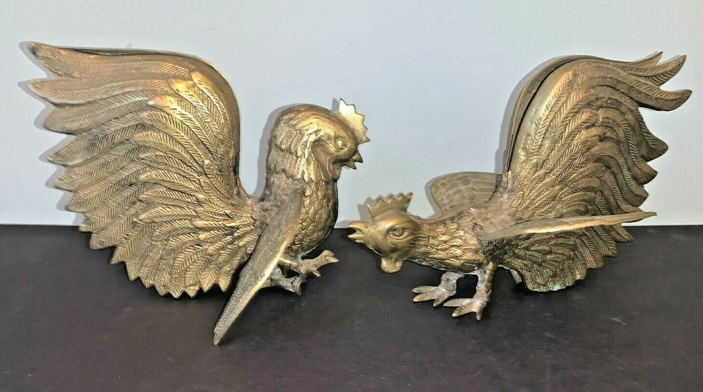 Vintage BRASS Fighting Roosters Cocks PAIR -Patina Без бренда