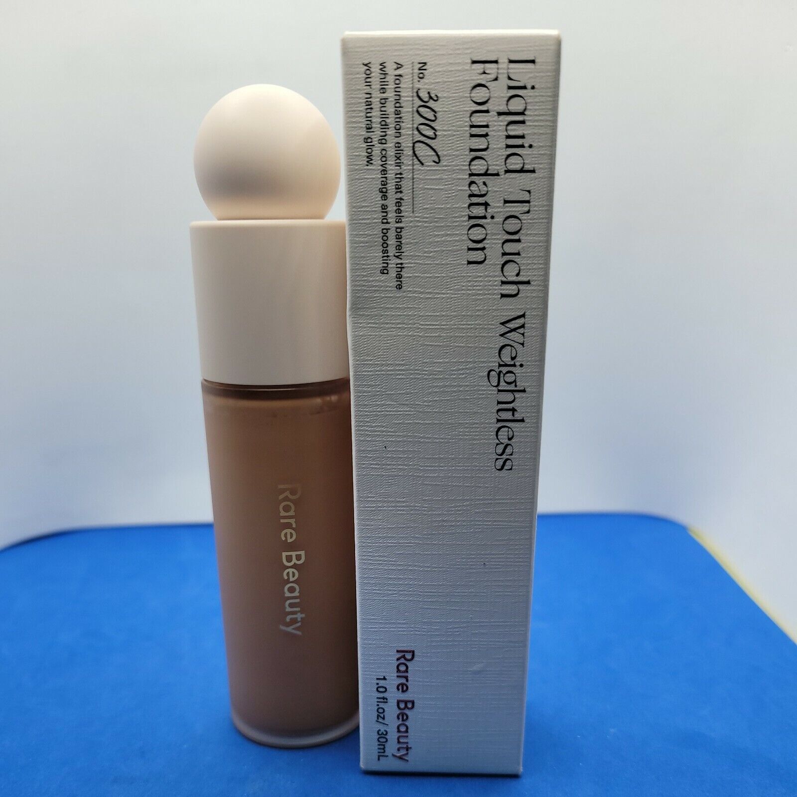 Rare Beauty Liquid Touch Weightless Foundation- 300C 30 mL   Authentic In Box RARE BEAUTY N/A - фотография #3