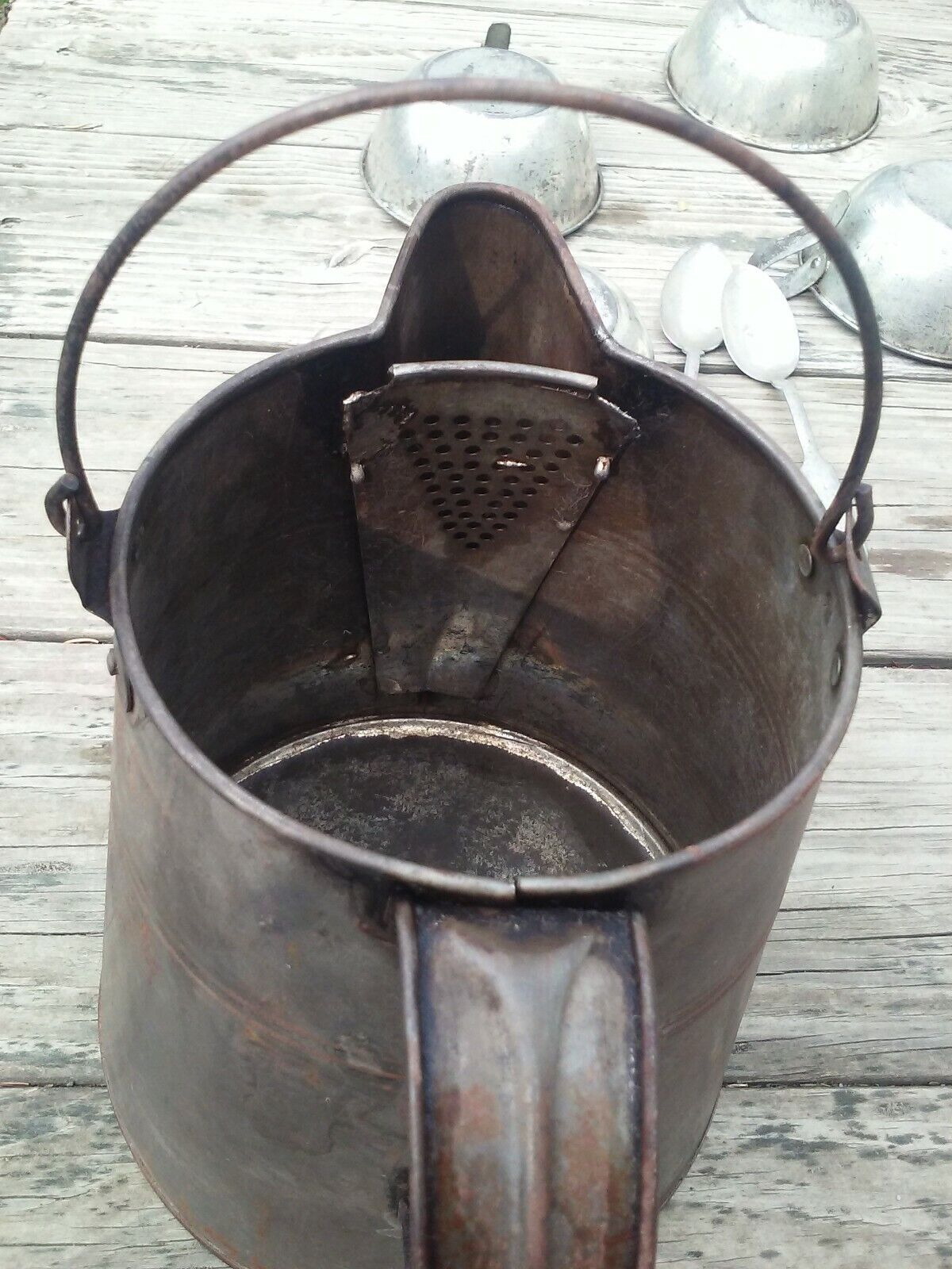 Antique Metal Kettle 5 Handled Cups & 2 Spoons Antique - фотография #8