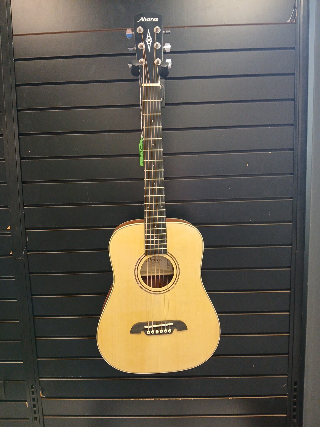 Alvarez RT26 Regent Series Travel Dreadnought - Natural Alvarez Alvarez RT26 Regent Series