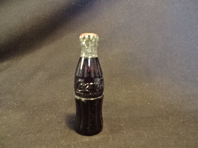 Old Vtg Drink Coca Cola Coke Bottle with Cap Cigarette Lighter  Без бренда