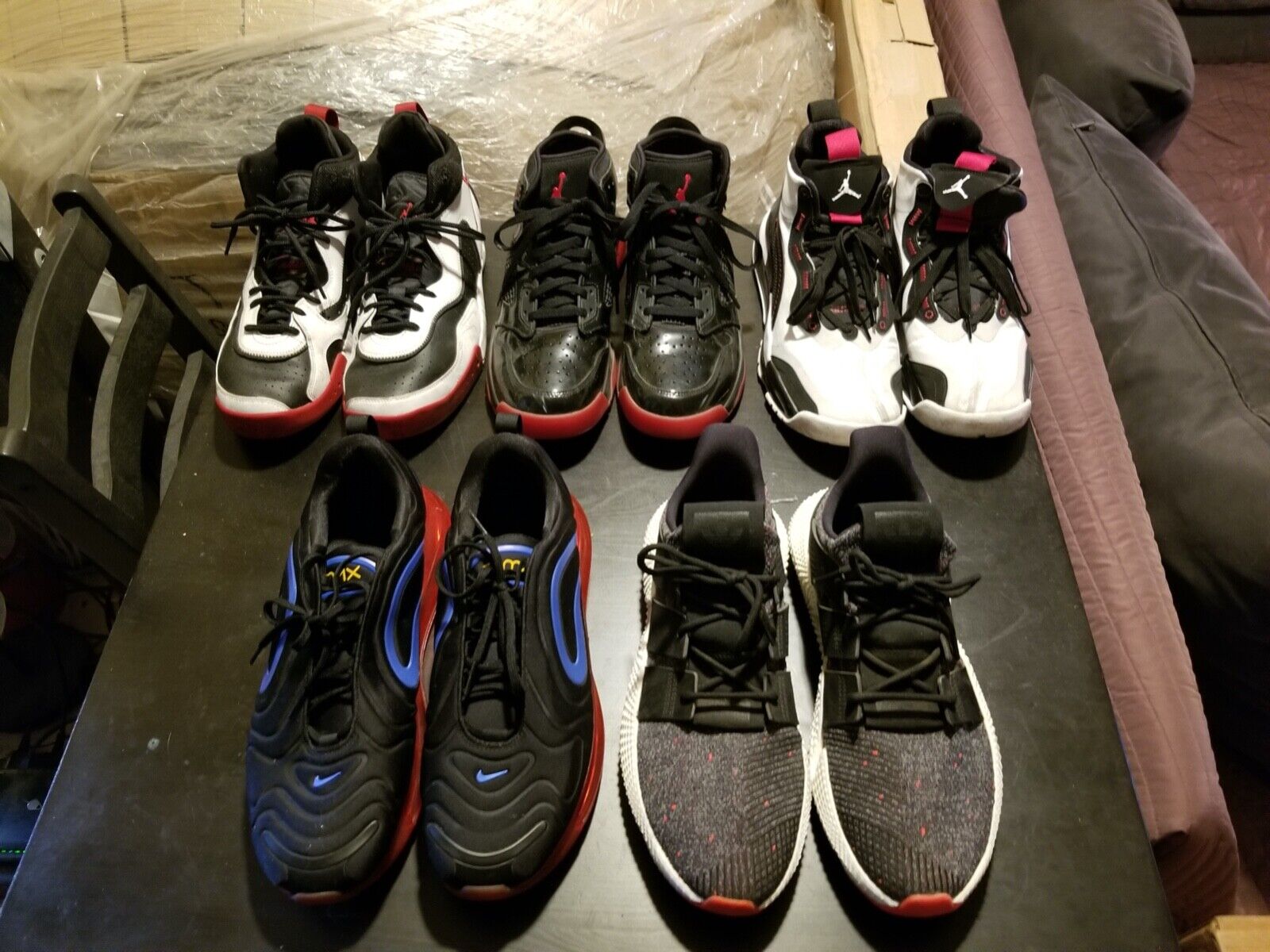 47 Pairs of  Shoes + 70 men's ties + 12 Watches + 3 men's shirt  + 7 Sculptures Nike Jordan 32 - фотография #16