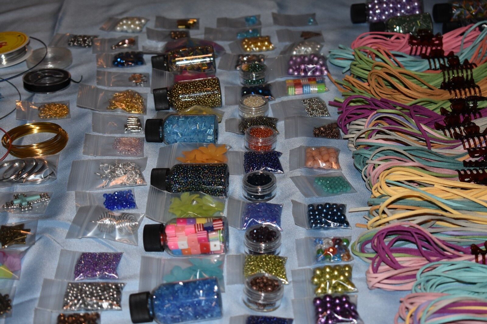 HUGE Lot Beads/Jewelry Making Supplies 50 'Bags' 100% NEW - UNIQUE LOTS! +XTRAS Unbranded - фотография #4