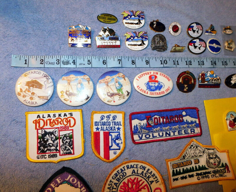 ALASKA IDITAROD Pin Husky Dog Sled Race Mushing Pins, Buttons Patches 36 Mix LOT Без бренда - фотография #2