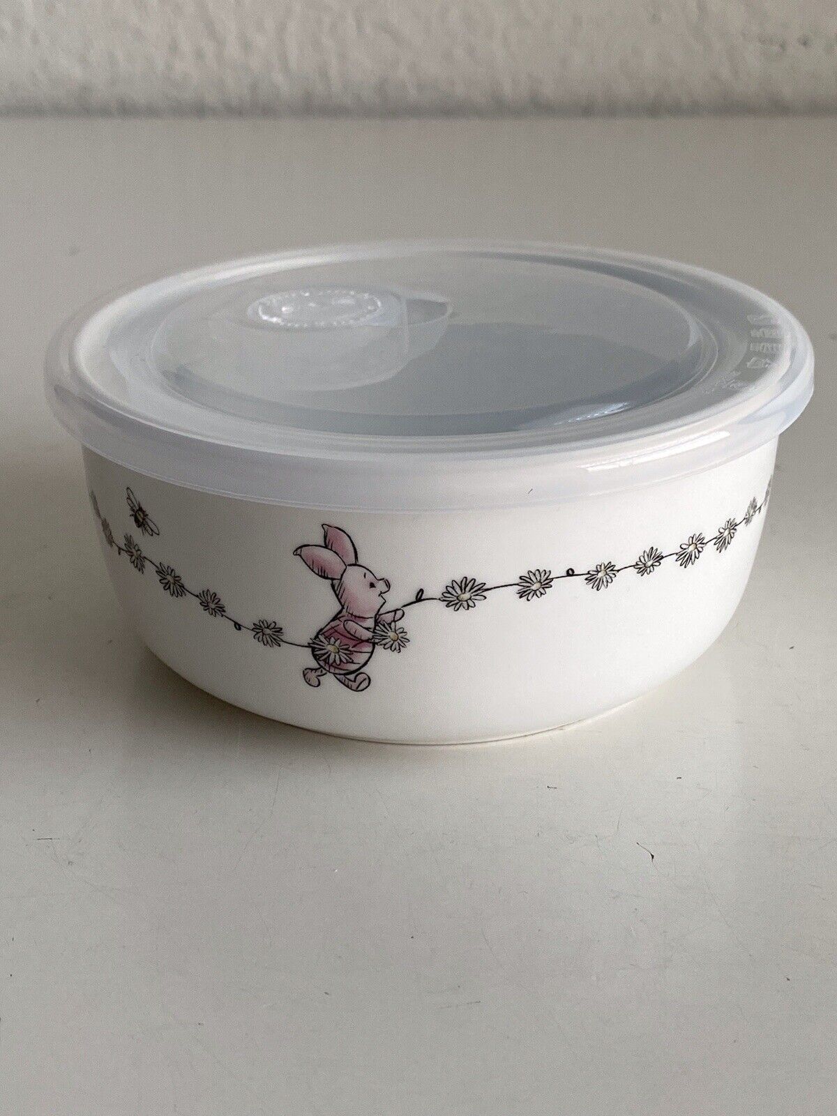 Disney Winnie The Pooh Piglet Flower Chain Pressure Lid Food Container Bowl NEW Disney - фотография #3