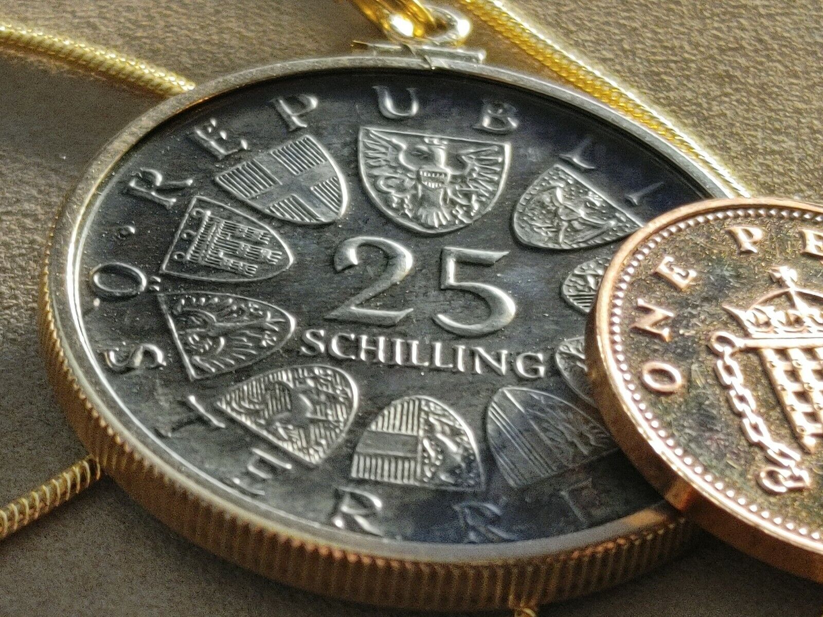 Rare 1965 Silver Austrian Shield coin Pendant on a 24" 18KGF  Snake Chain 32mm Honoredallies - фотография #3