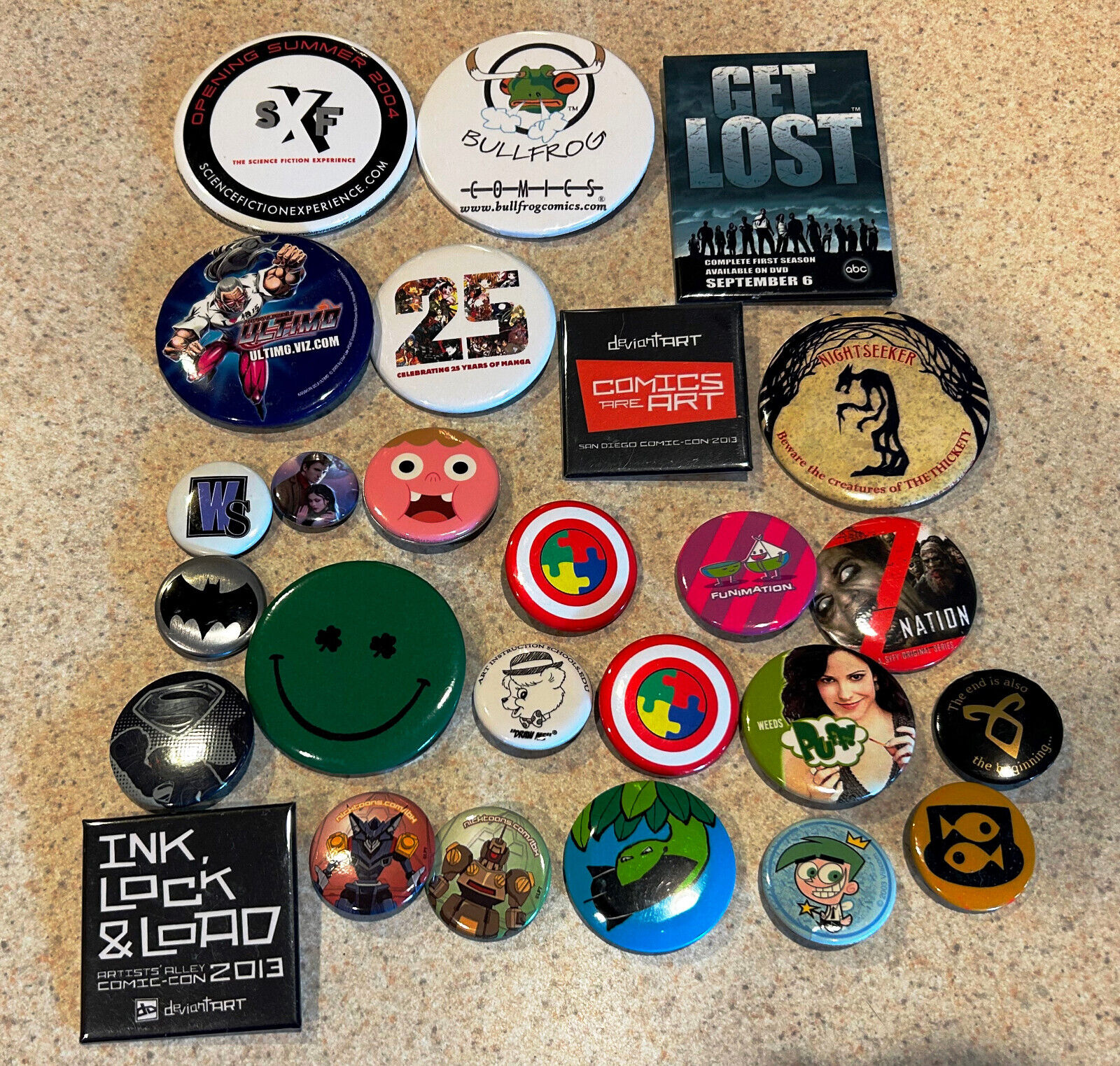 COMIC BOOK / NERD CULTURE / SCIFI -- Huge Lot of 84 Promo Pins Buttons -- SDCC + Без бренда