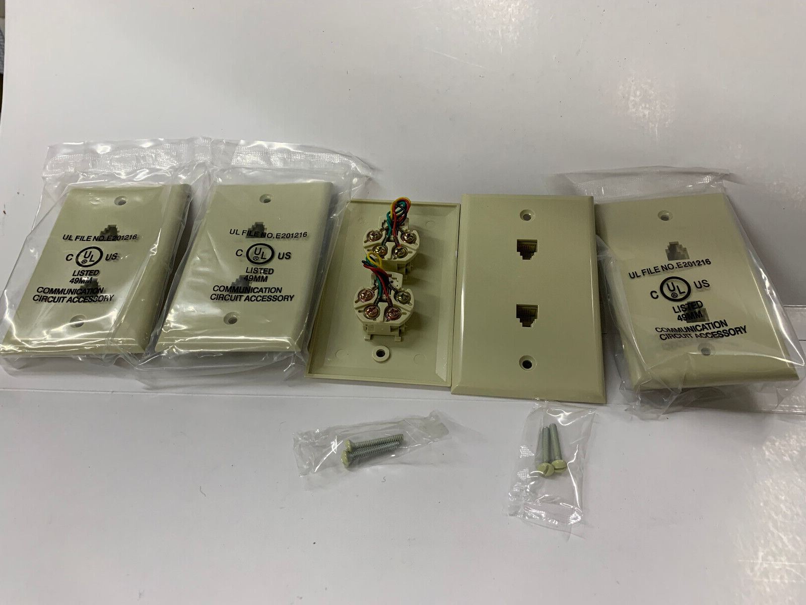 Dual Telephone Jack (4 pin)  Plate, Ivory, UL, Lot of 5 Steren 301-234IV