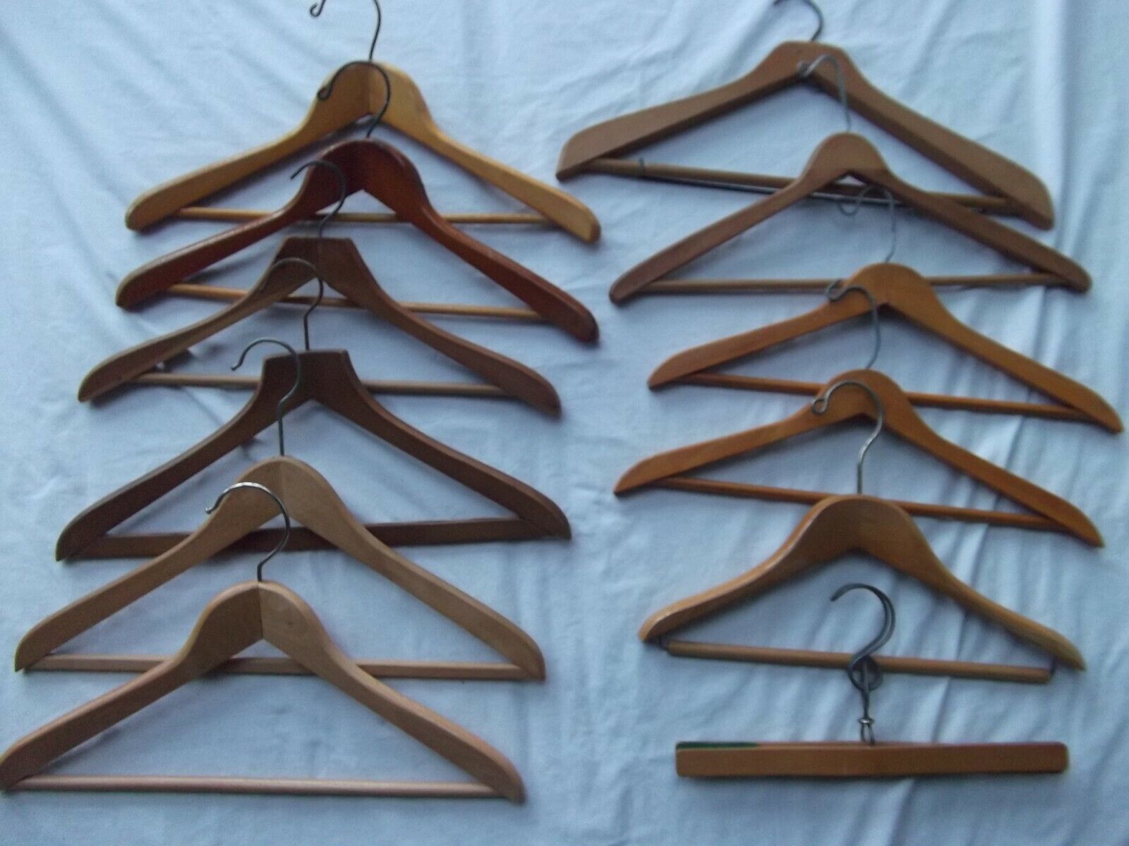 vtg lot 12 wood clothes hanger 17in curved suit pant bar clamp Curtis Leger  Unbranded - фотография #2