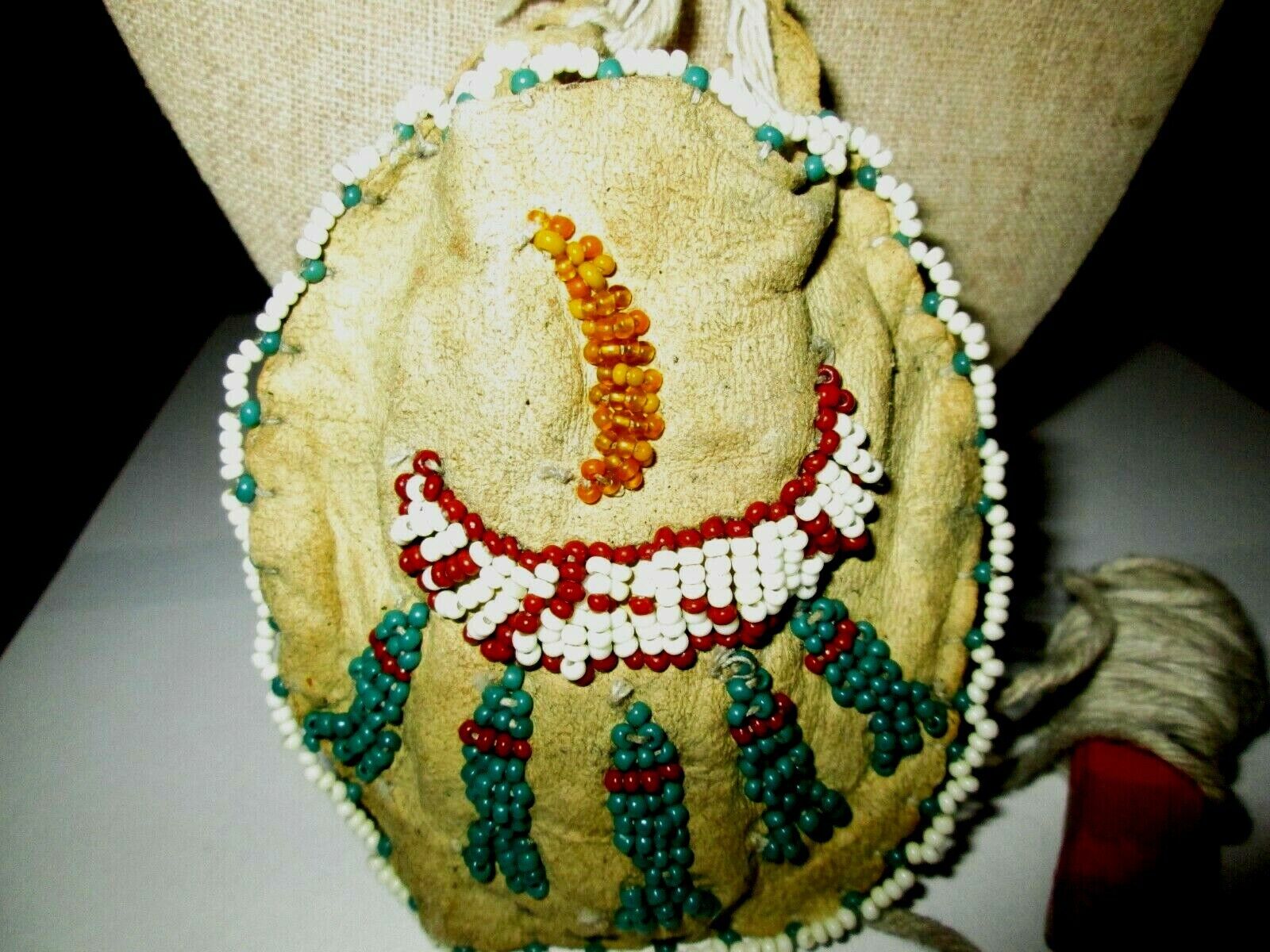 Antique Brain Tanned & Beaded Pouch with Handmade Fishing Line, with Appraisal  Без бренда - фотография #3