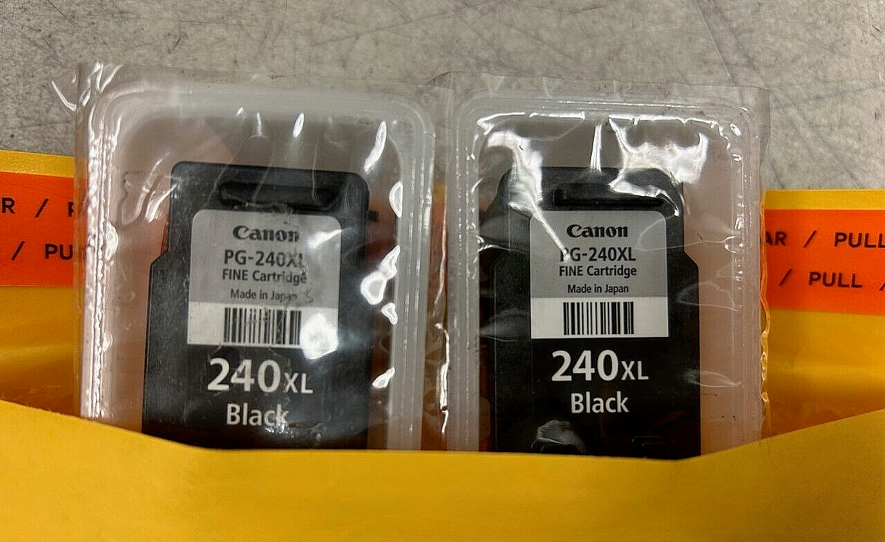 Lot of 2 Genuine OEM Canon PG-240XL Black Ink Bulk Packaging FREE SHIPPING Canon pg-240xl - фотография #3
