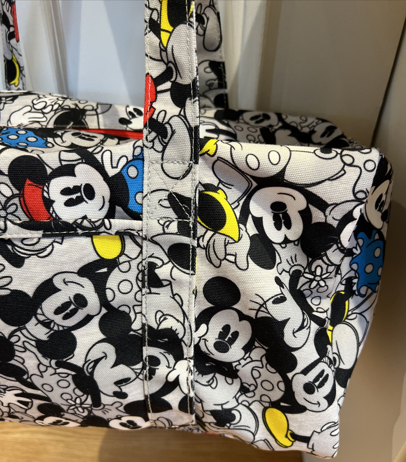 Disney Grey Mickey & Minnie Weekender Duffel Bag Global Design Concepts Inc - фотография #3