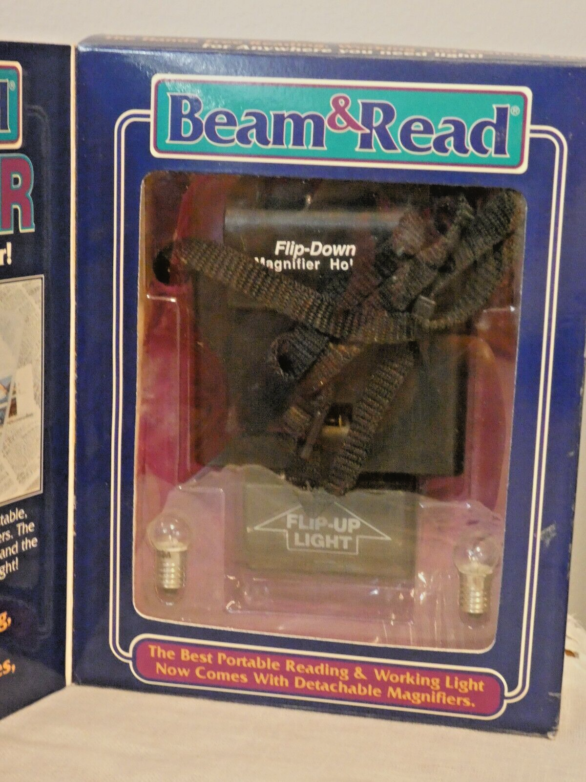 NIB BEAM & READ  MAGNIFIER Portable Reading w/Light 2x 4x 6x Xtra Light Bulbs Unbranded BNR-103M - фотография #4