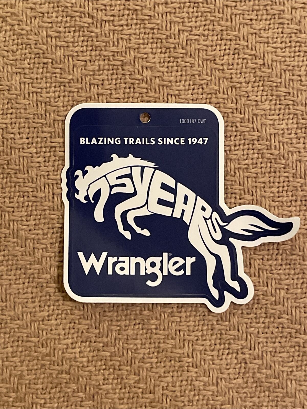 🐴 Wrangler 75 Years Hanging Tag Sticker - Blazing Trails Since 1947 Anniversary Без бренда