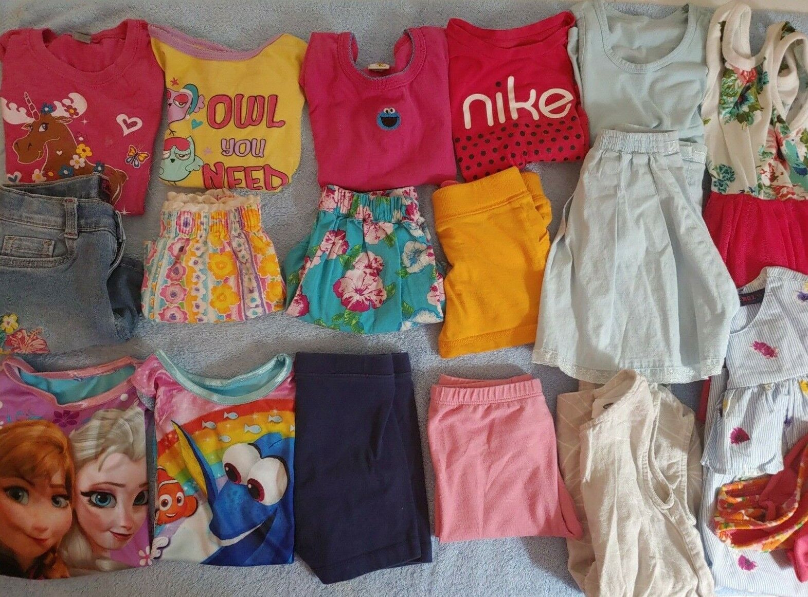 Girls 17PC Lot 3T/4T Shorts Shirts Dresses Disney Nike FRNOZ Carters OldNavy Variety Nike Disney FRNOZ Carters Old Navy