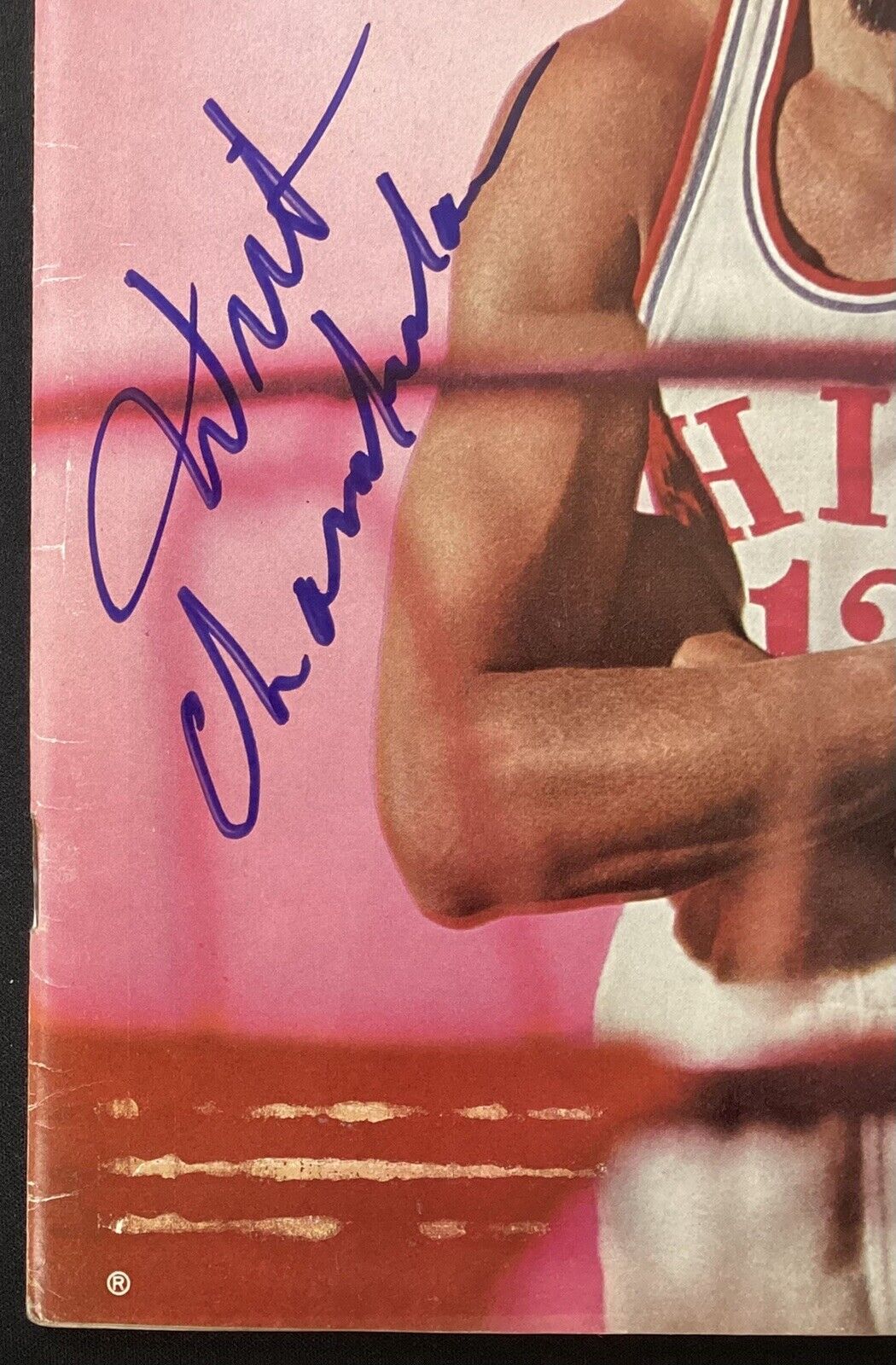 Wilt Chamberlain Signed Sports Illustrated 4/12/65 Basketball 76ers Auto HOF JSA Sports Illustrated - фотография #5