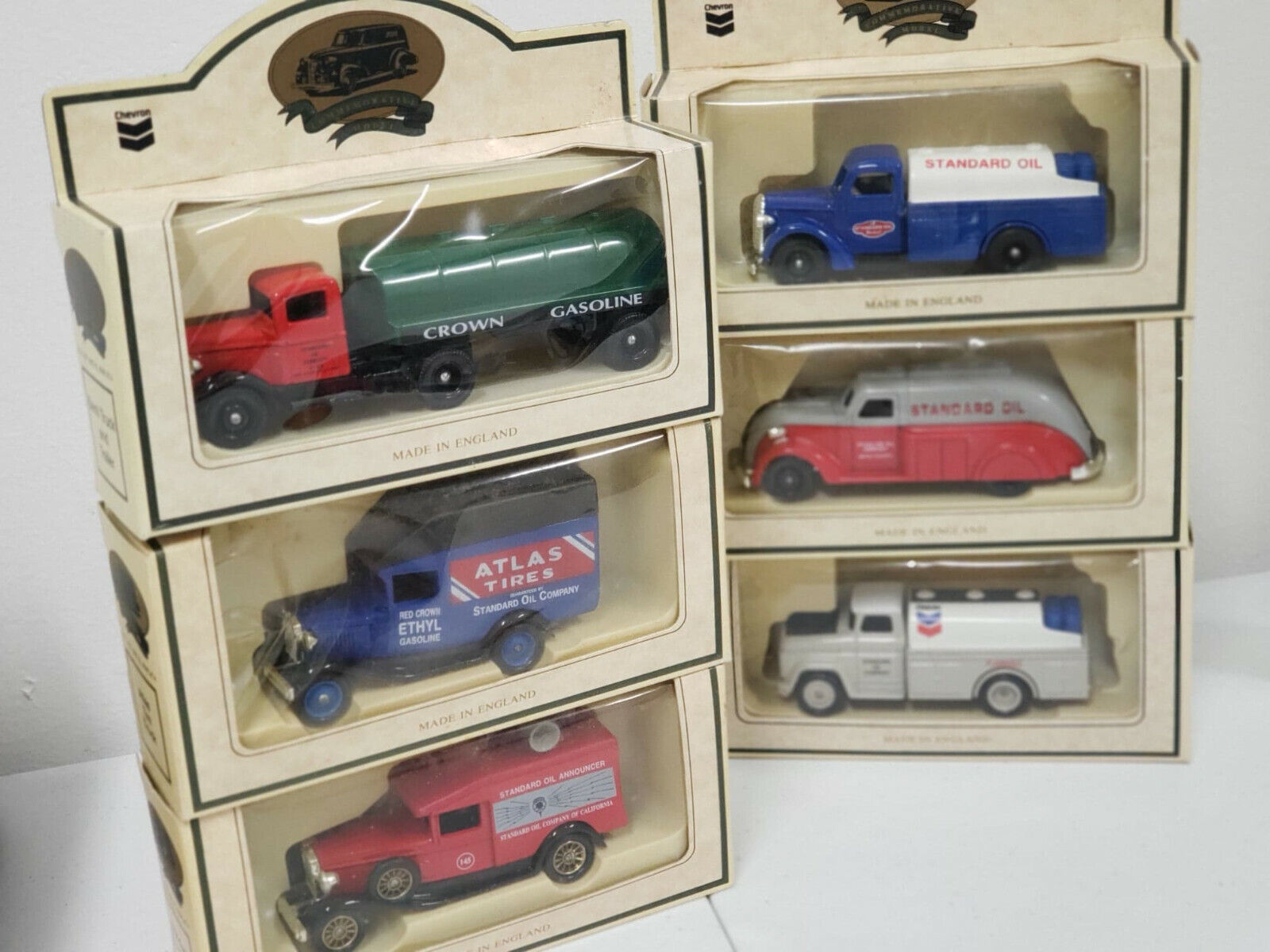 Lot of 17 Chevron Commemorative Model Truck Collection Lledo Made in England Без бренда - фотография #2